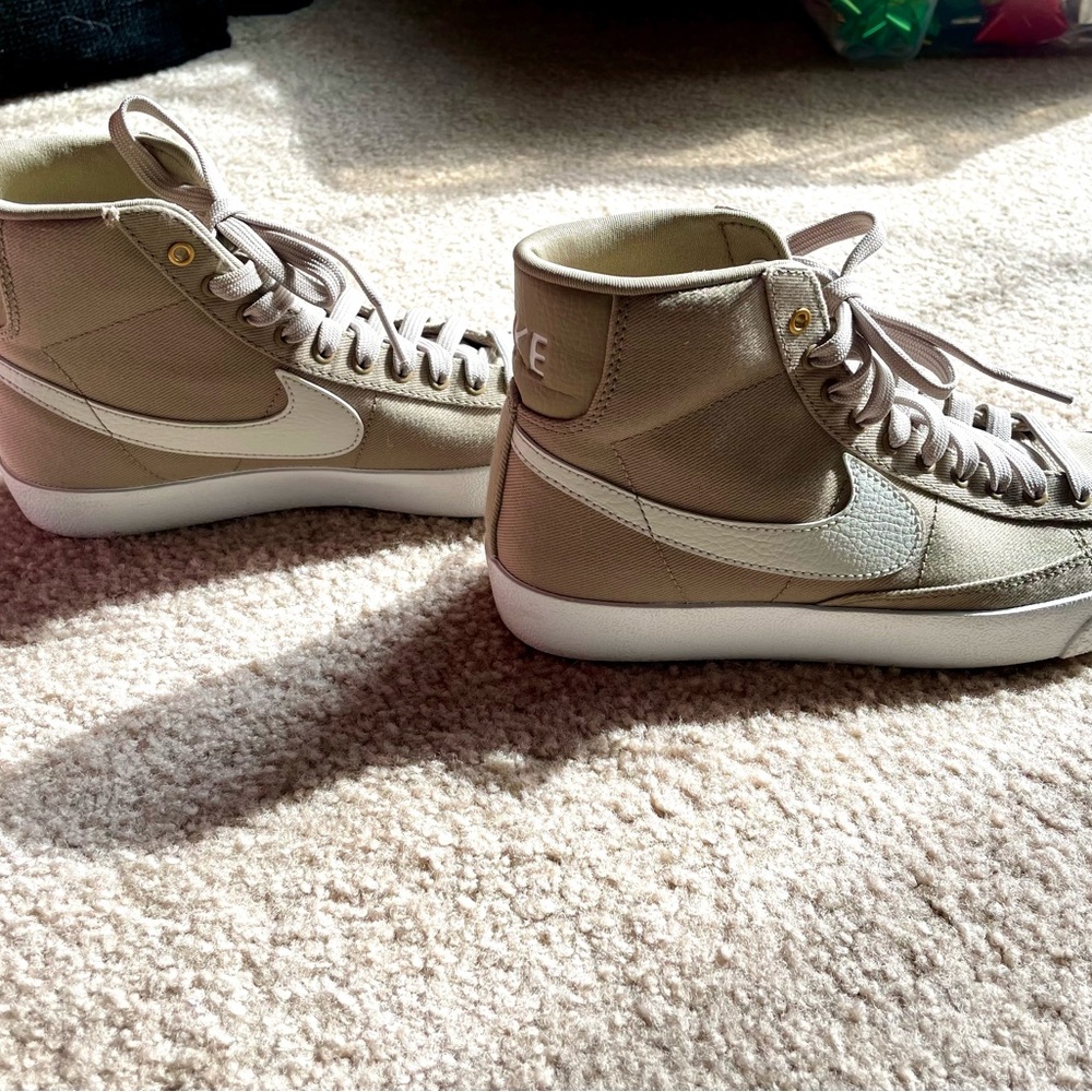 Nike Blazer Mid 77